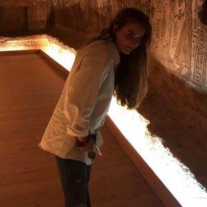 Meet your Posher, Nina